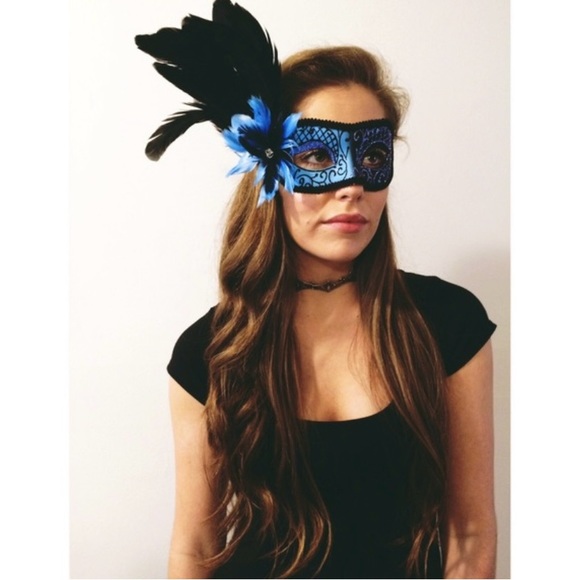 Mardi Gras Mask - Picture 1 of 10